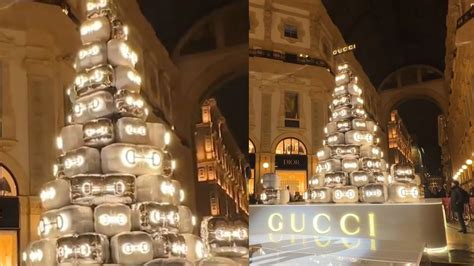 quanto ha pagato gucci per l'albero di natale|Quanto hanno speso i brand per gli alberi di Natale a Milano.